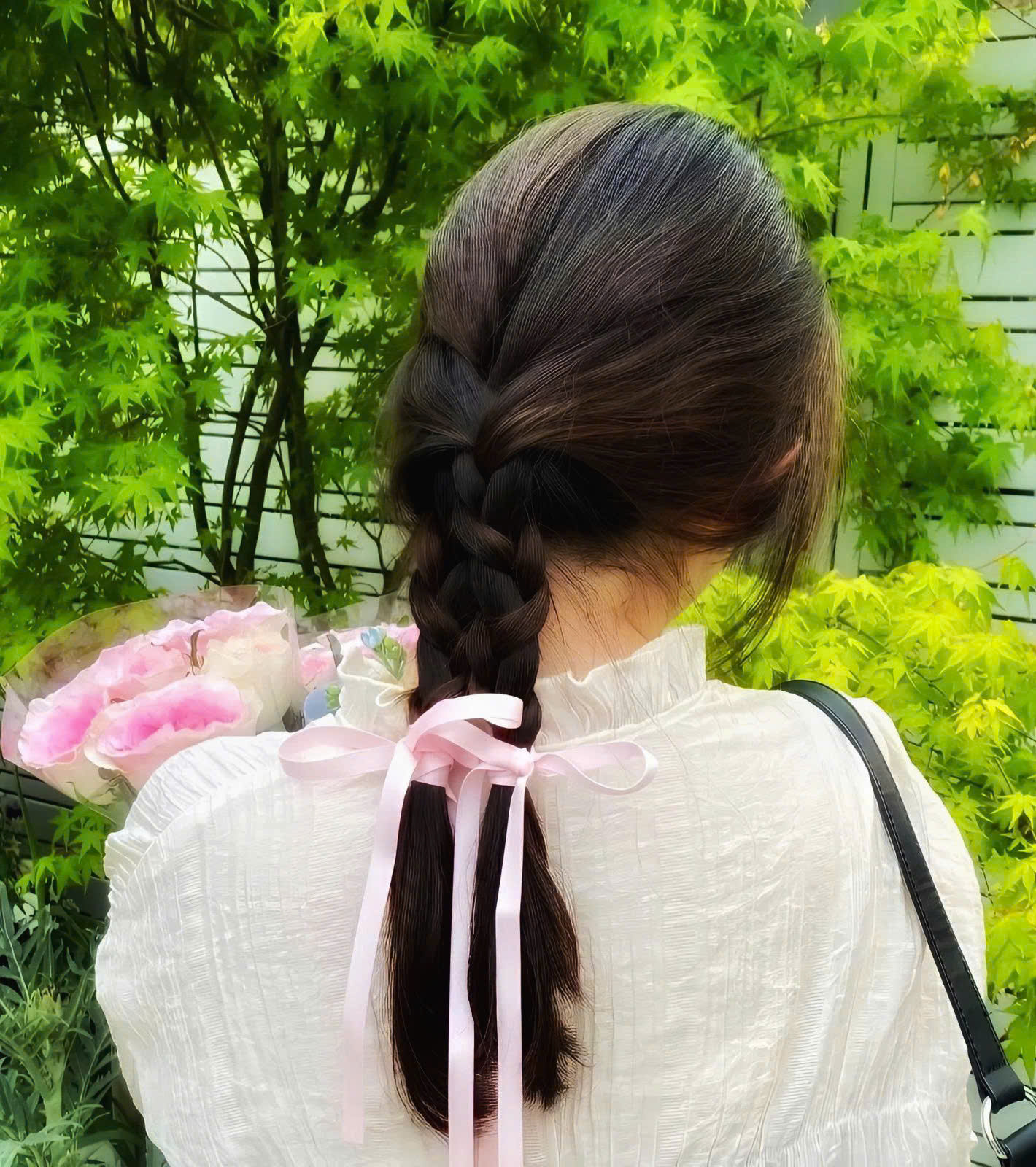 NGƯỜI CHỊ GÁI DUY NHẤT